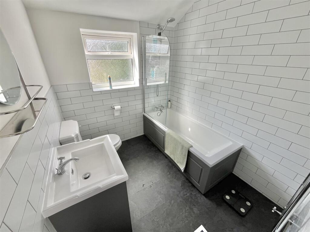En Suite Bathroom