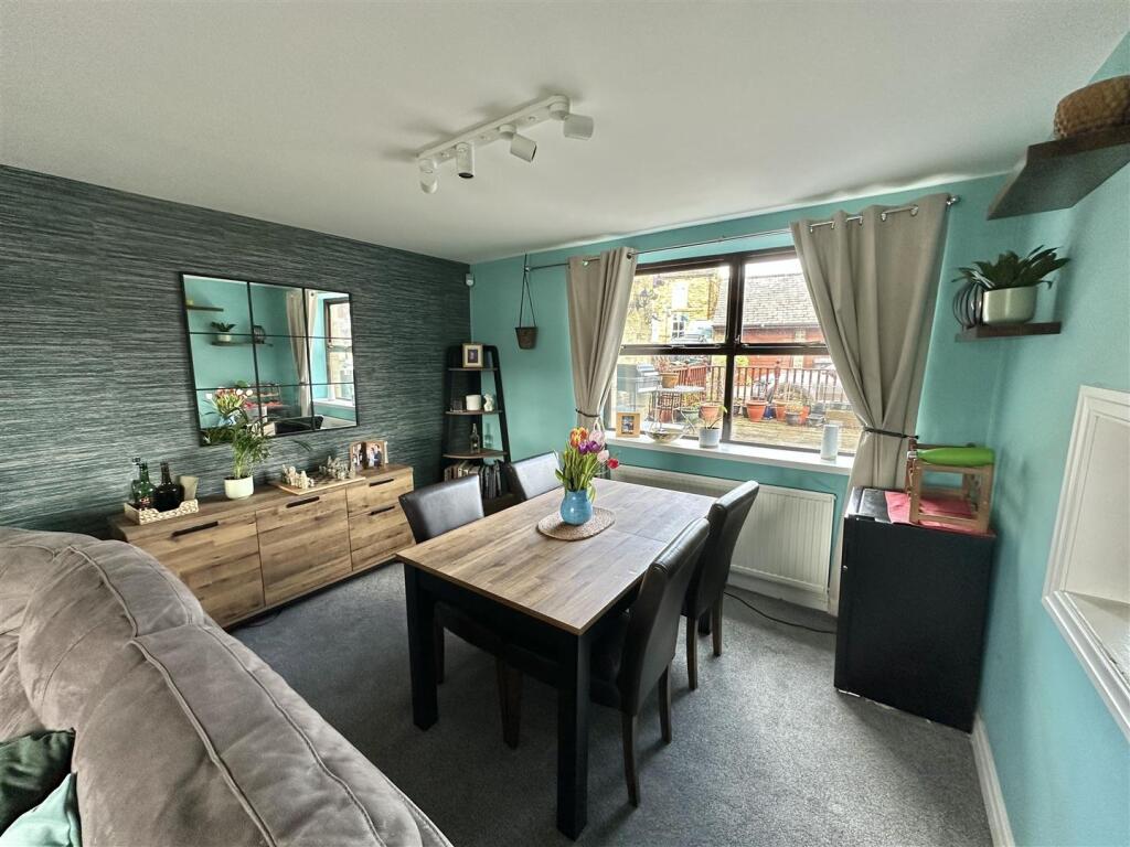 Bramleys - Savile Court - Mirfield (16).jpg