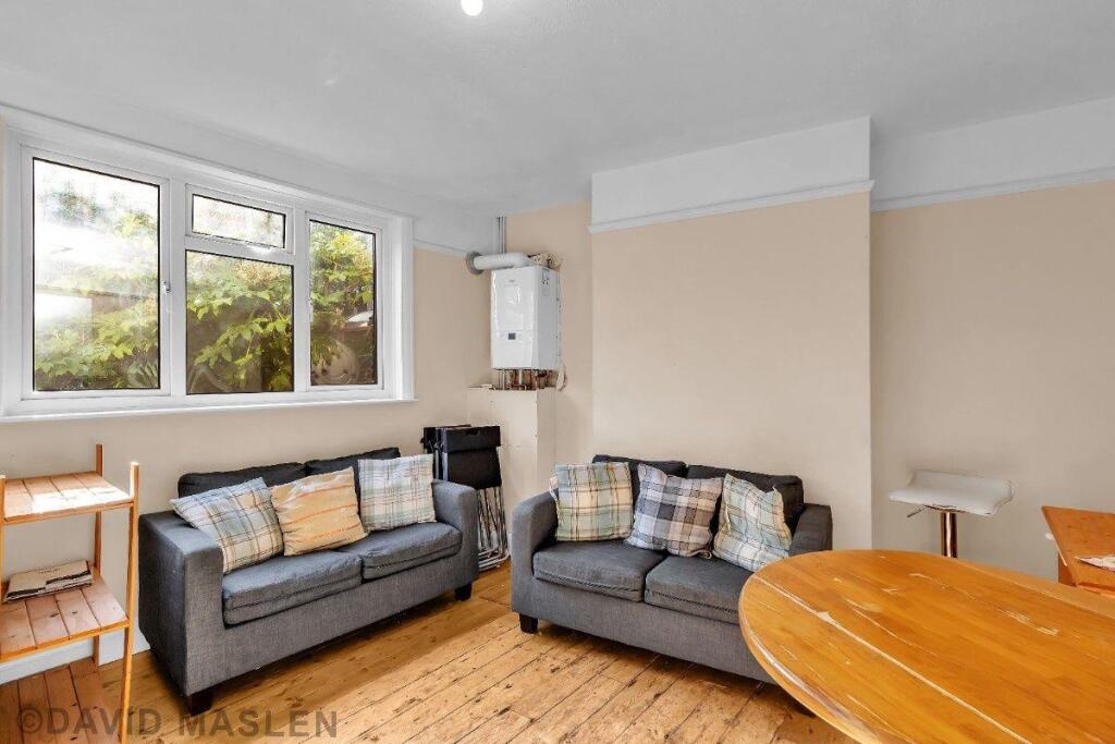 Living Room2.jpeg