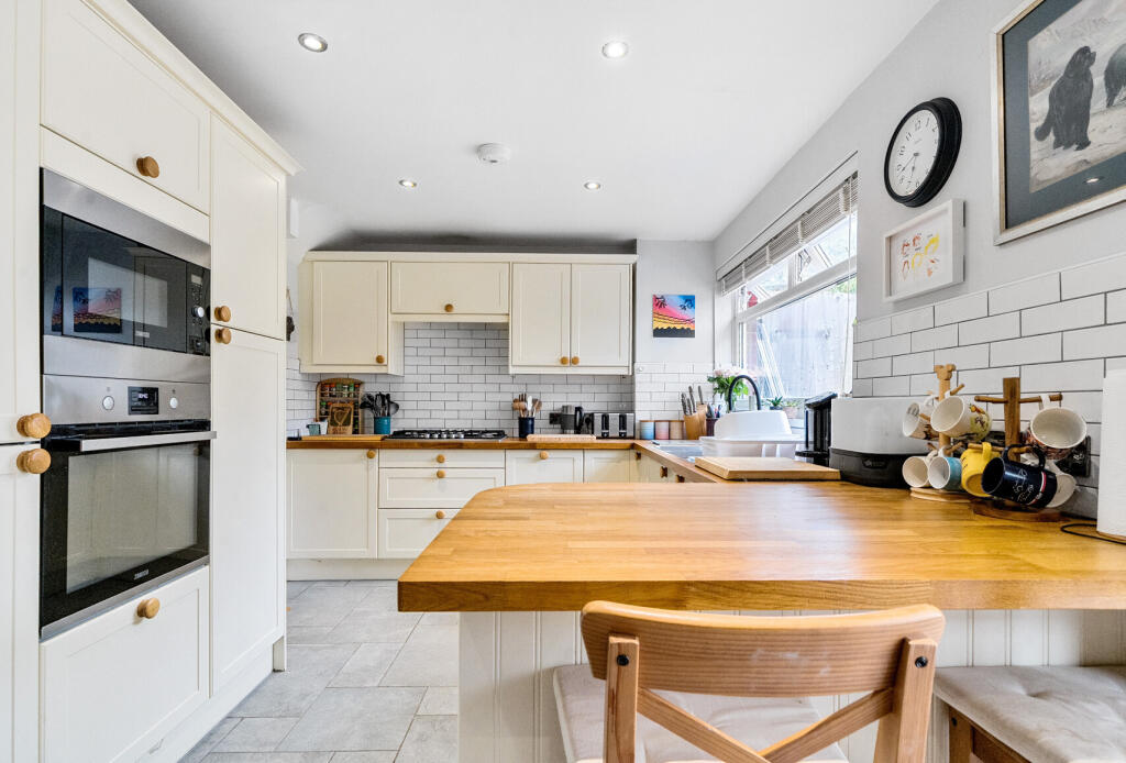 1331493-11-68890b...