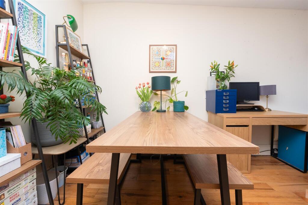 9 - Top floor one-bedroom flat for Auction, St Geo