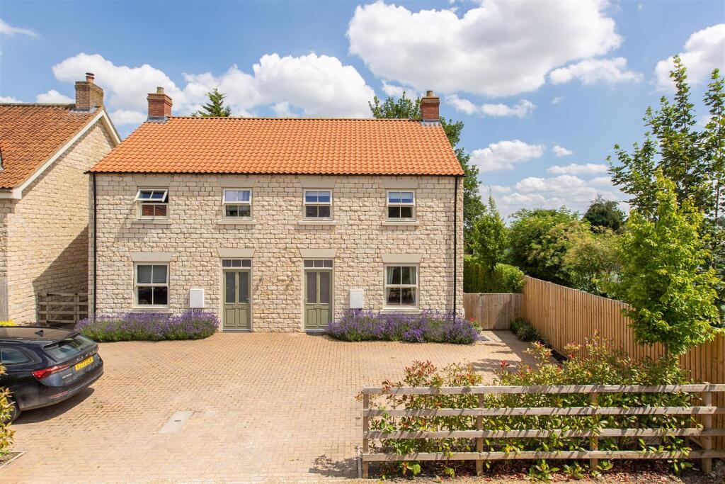 Pasture Cottages 2 External-1.jpg