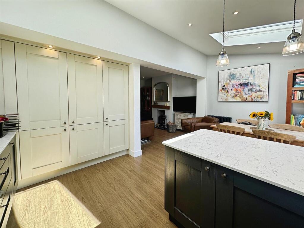 3357e933--440A-86E1-245E43CDA45F-18204-0000071DB20