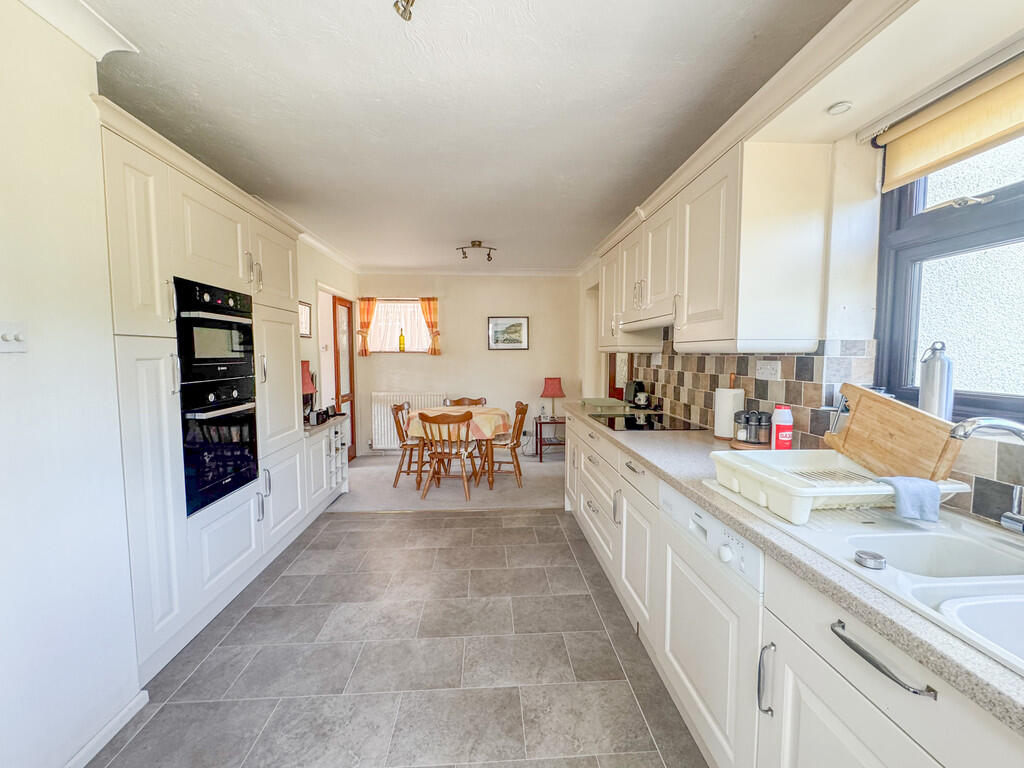 kitchen main