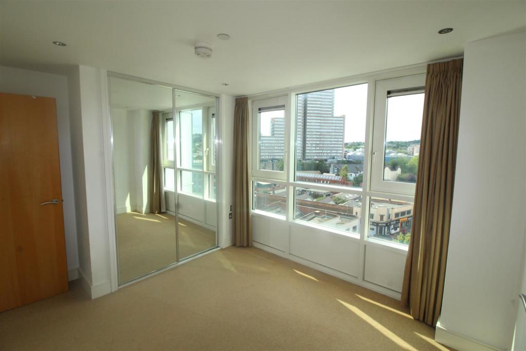bedroom 3 .JPG