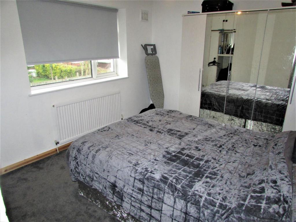 ProppsHallDv28bed1.JPG