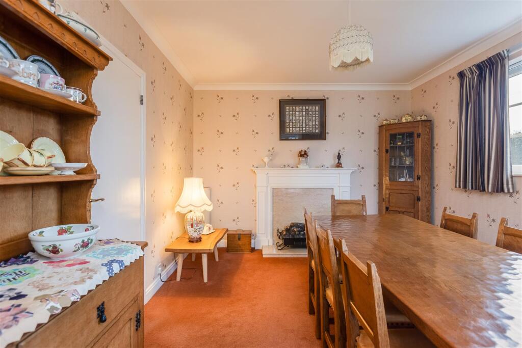 Station Road 9A Dining Room-2.jpg