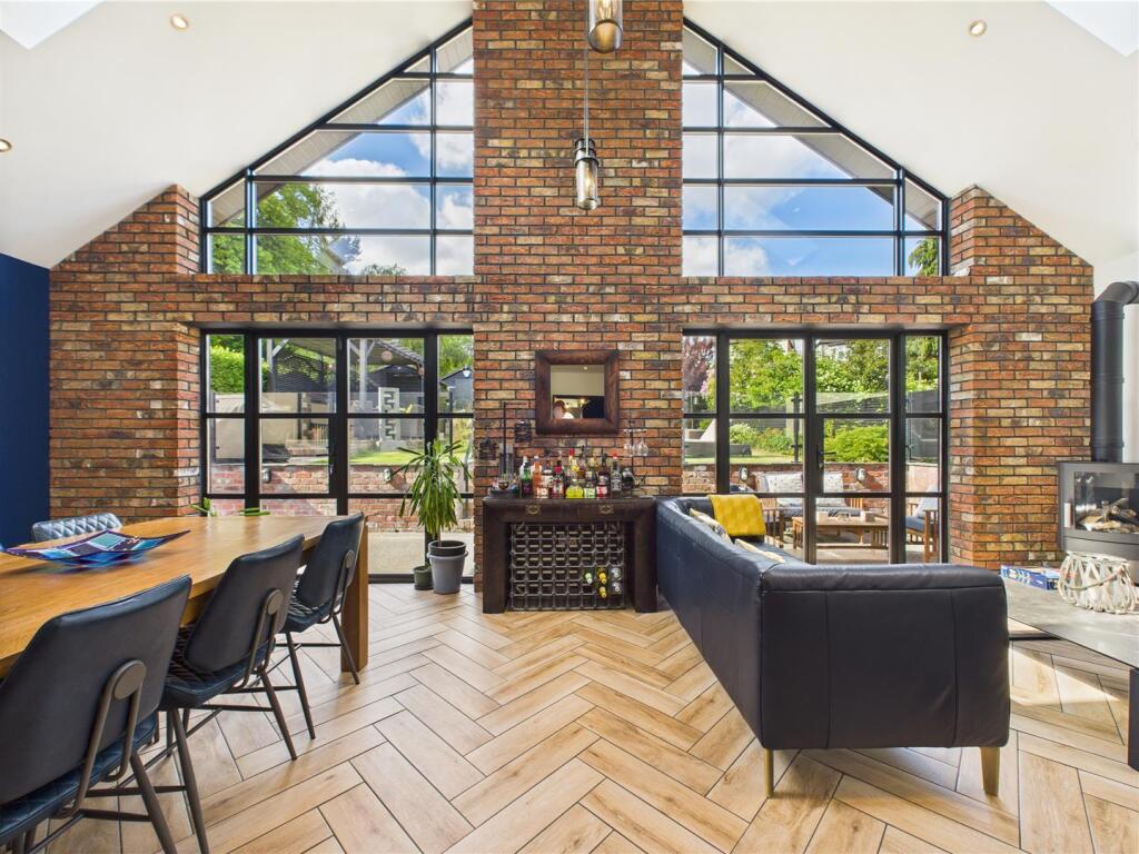 CAM02739G0-PR0244-STILL047 - WEBSITE.jpg