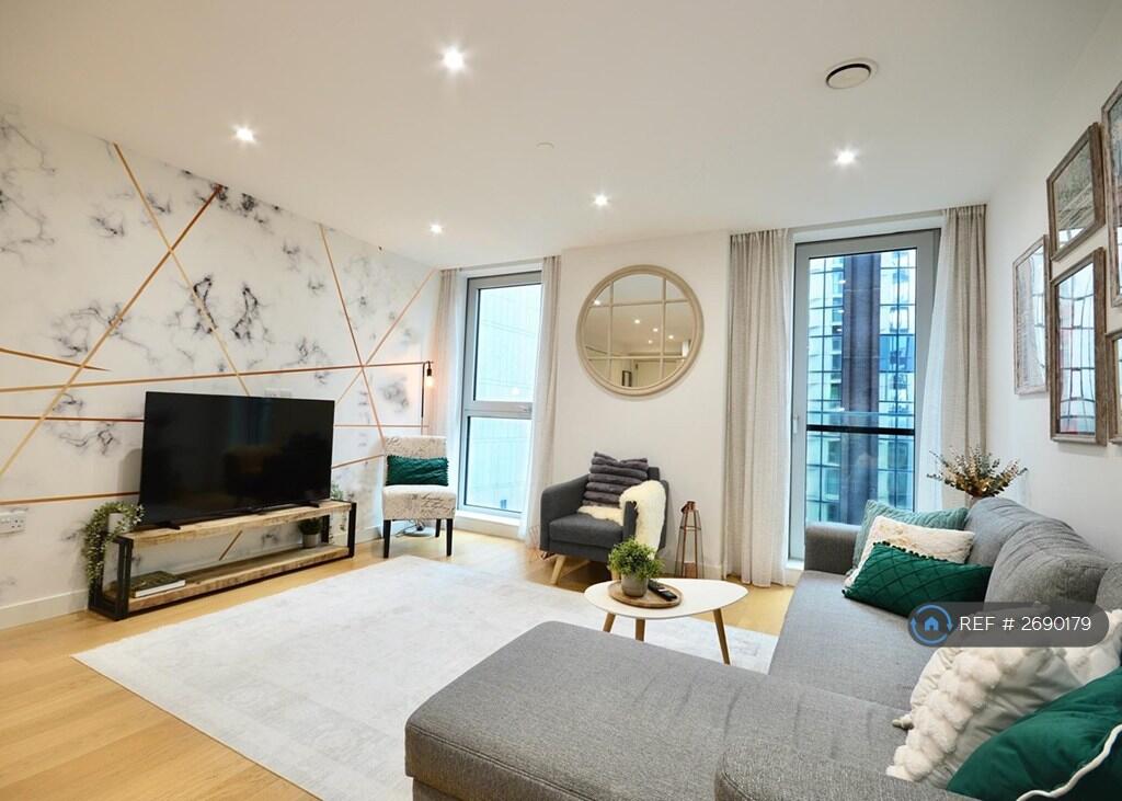 Living Room &amp; Open Plan Kitchen