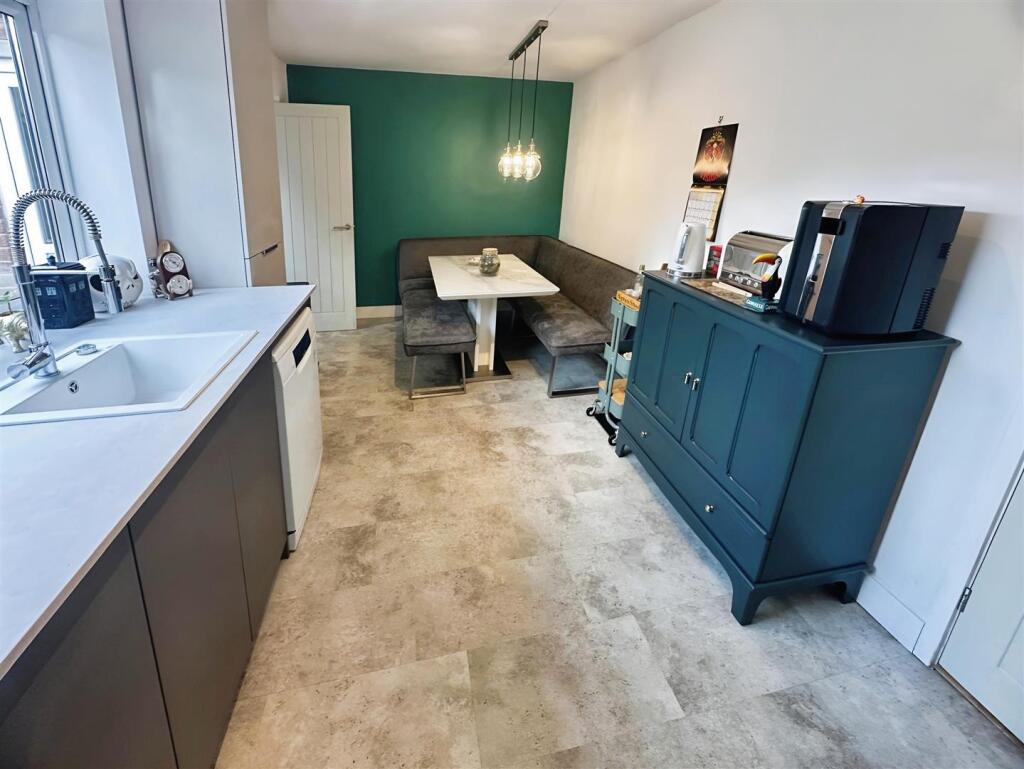 Kitchen Diner
