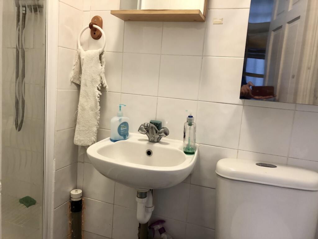 leander room 5 shower 