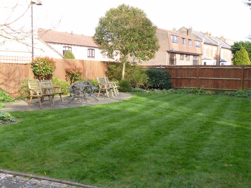 communal garden (angle 2)