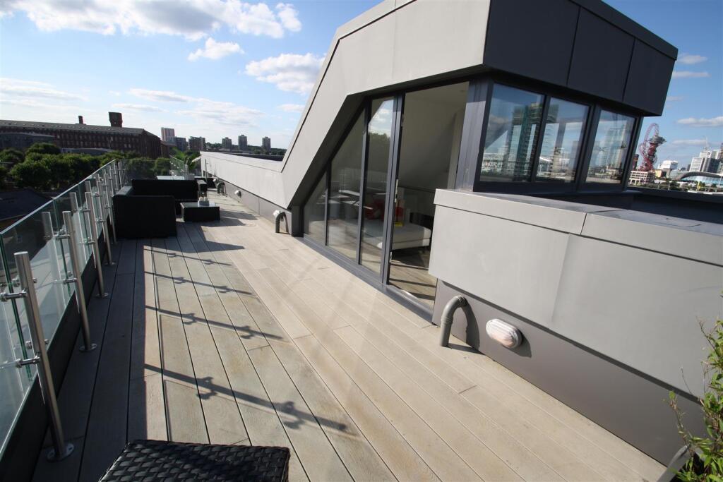 ROOF TERRACE
