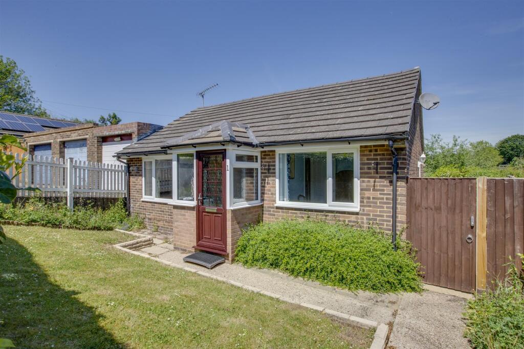 1 Georges Hill, HP15 6BE-11.jpg