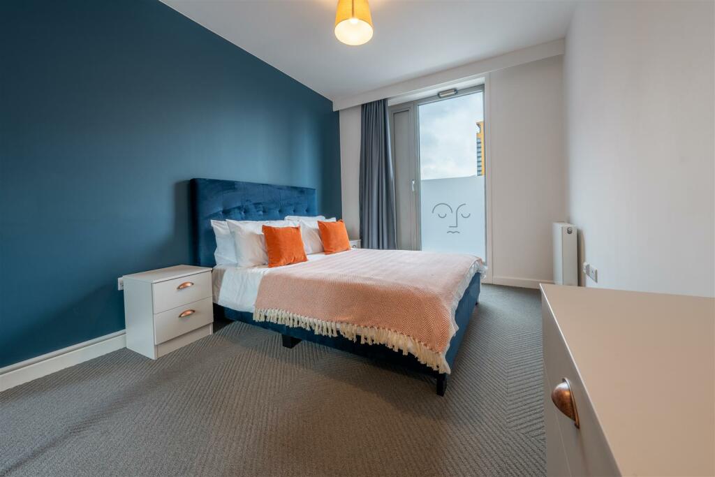 Flat 2-10.jpg