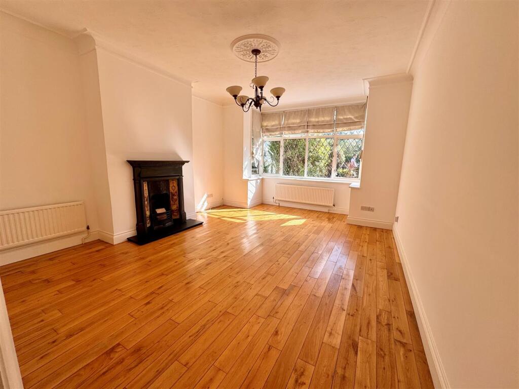 Living Room.jpg