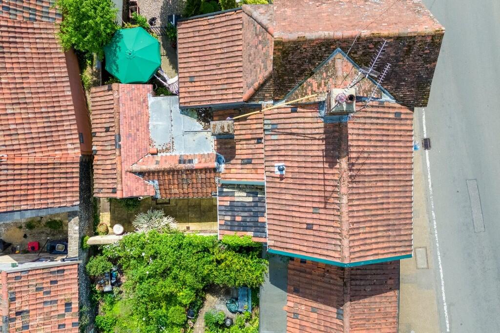 1440px-Neates Cot...