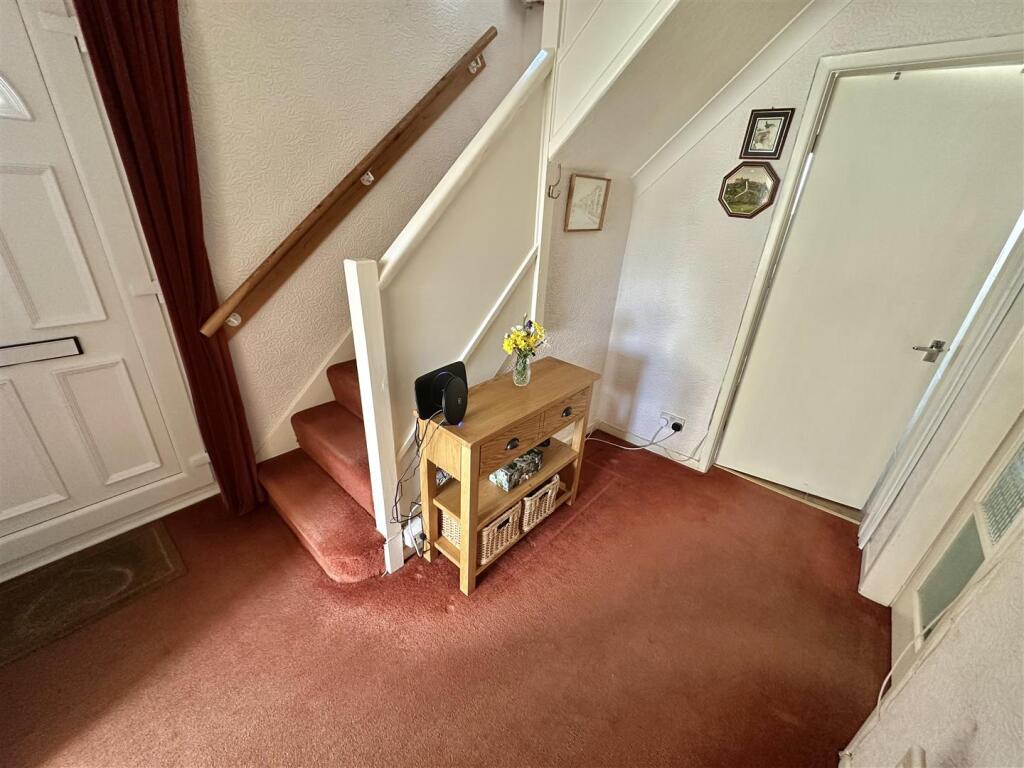 Bramleys Estate Agents - Balmfield Crescent (18).j