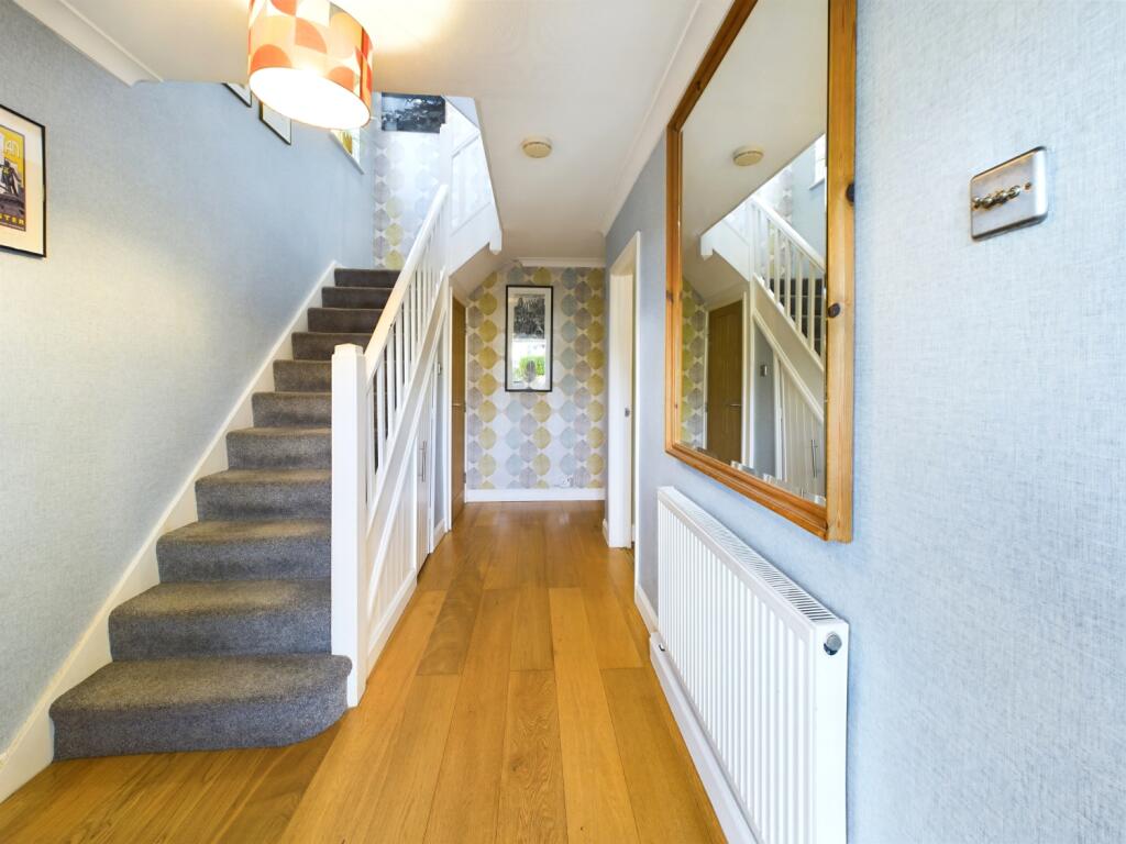 CAM02023G0-PR0112-STILL025