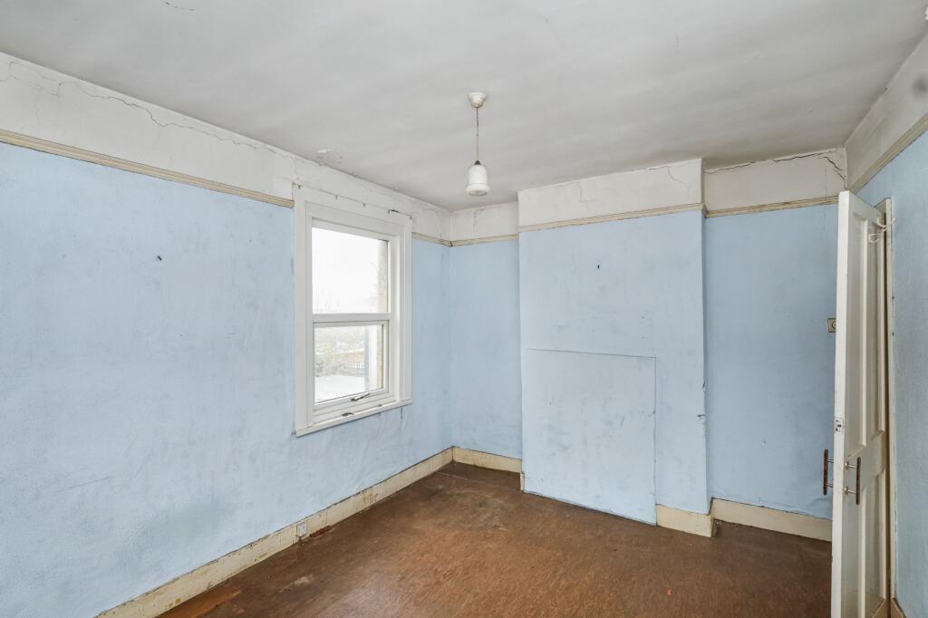 6 Tramway Avenue, Edmonton, N9 8PE