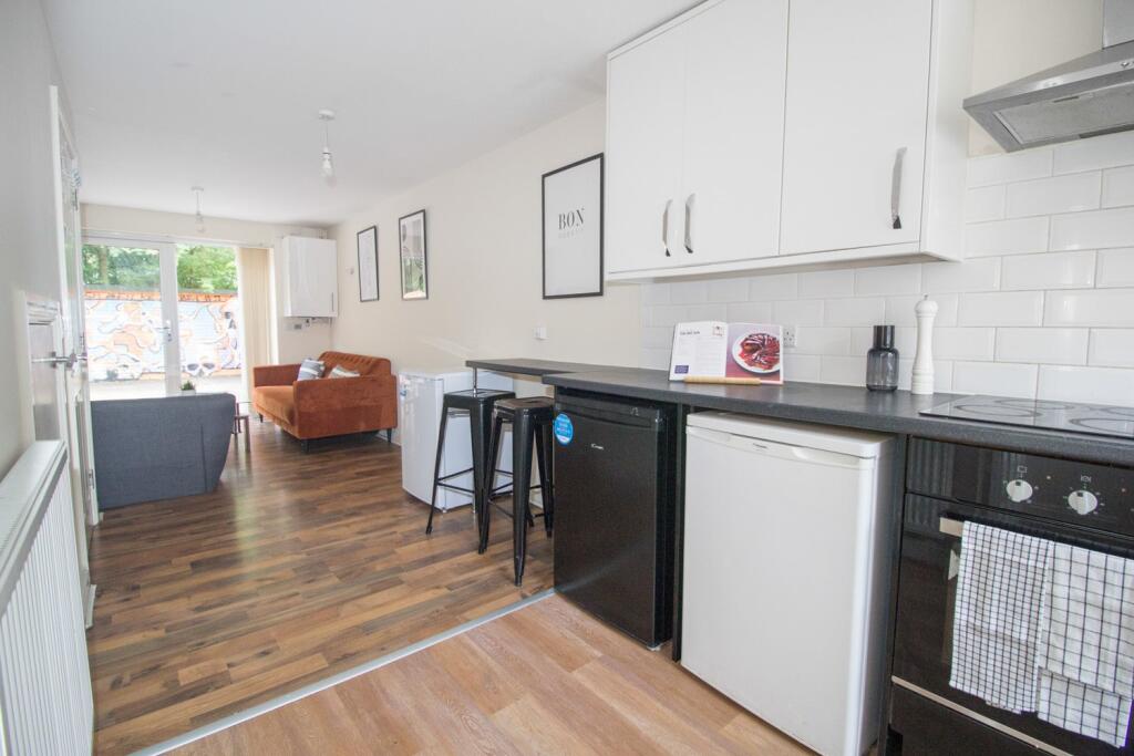 Student Digs - Blue 