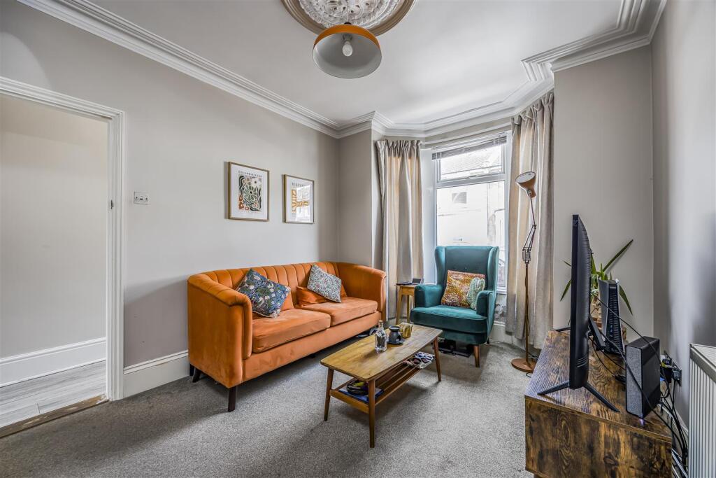 57 Chesterfield Road, Baffins-PorticoMarketing-Sol