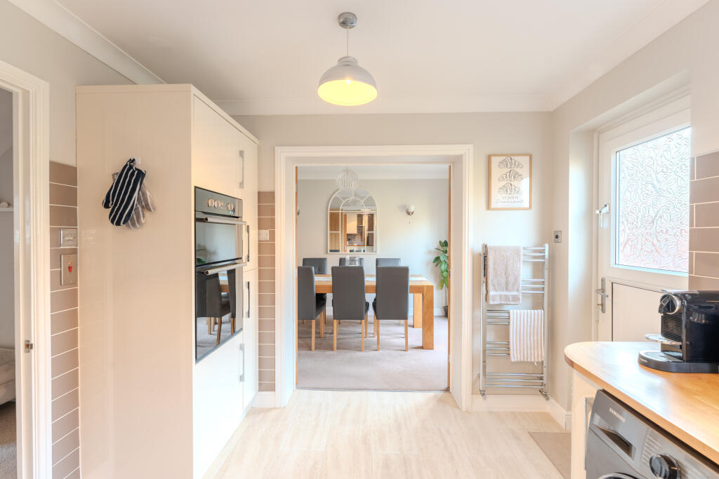 3 Hudson Close  (3 of 18)