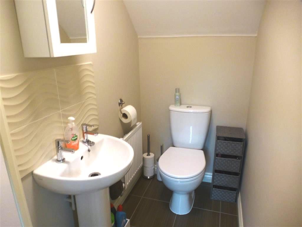 Cloakroom/wc