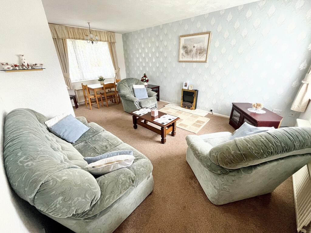 Sunshine Lounge Dining Room