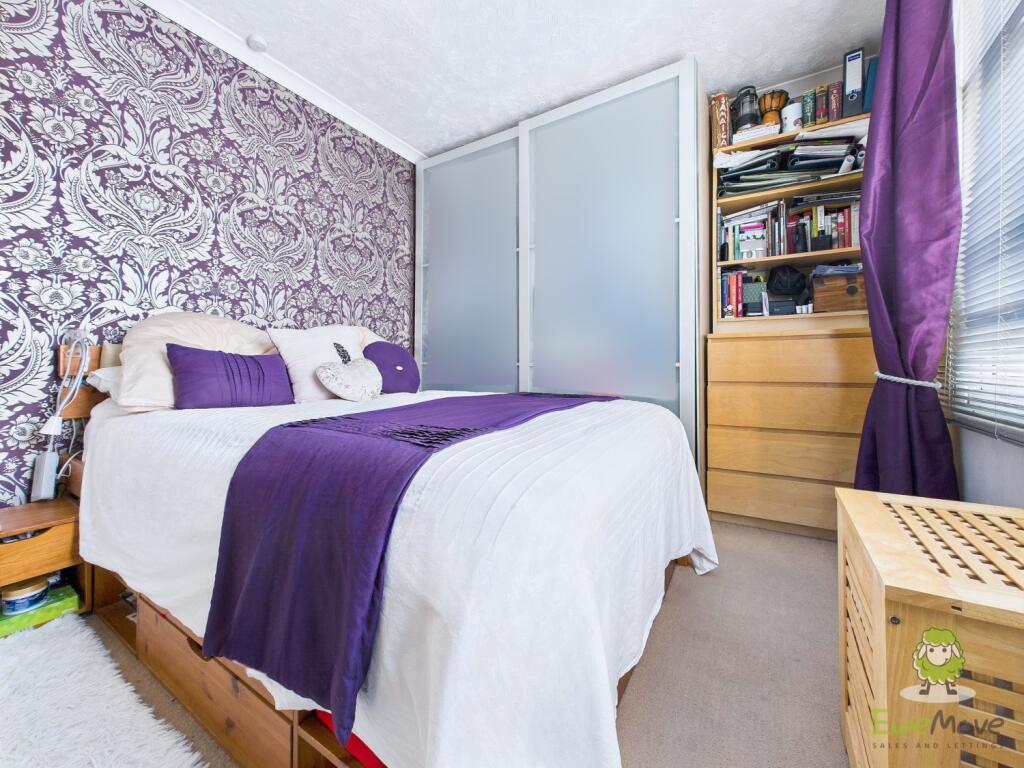 CAM01543G0-PR0139-STILL078