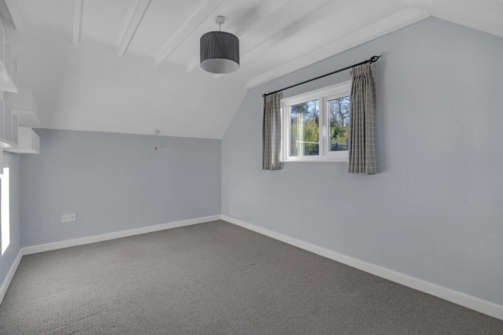 Bedroom 1 jpg