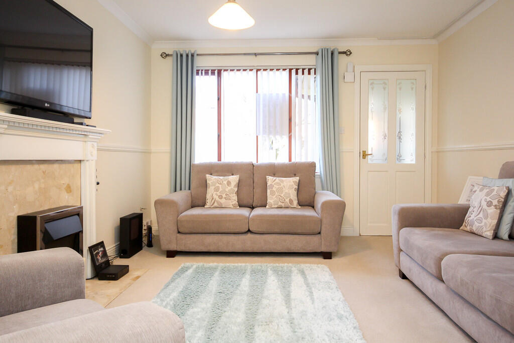 Erskine Road, Broxburn, EH52 