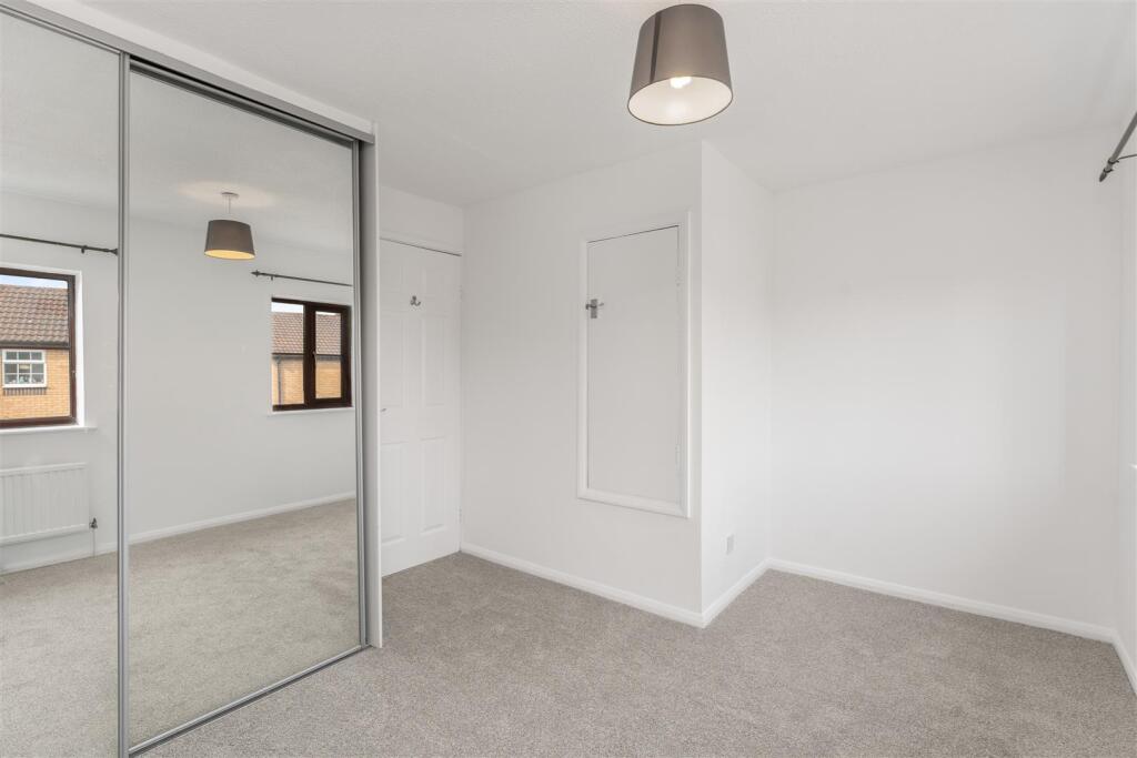 50 Hillside Close, Banbury-15.jpg