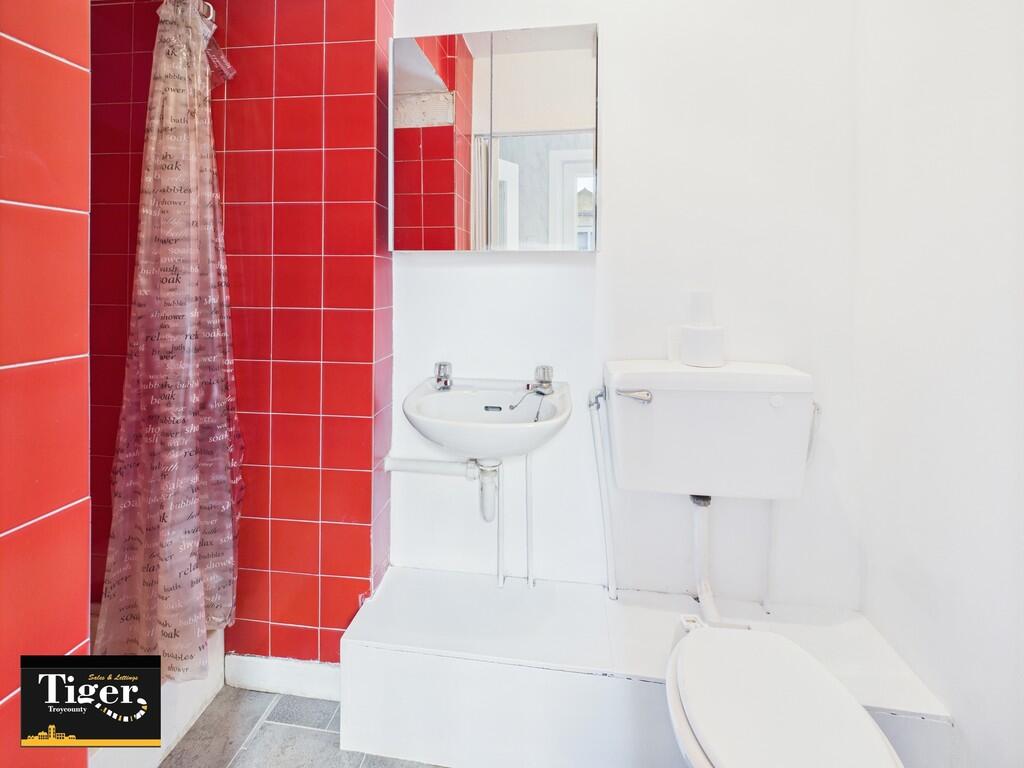 CAM02176G0-PR0650...