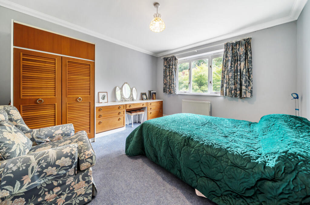 1313868-7-685d240...