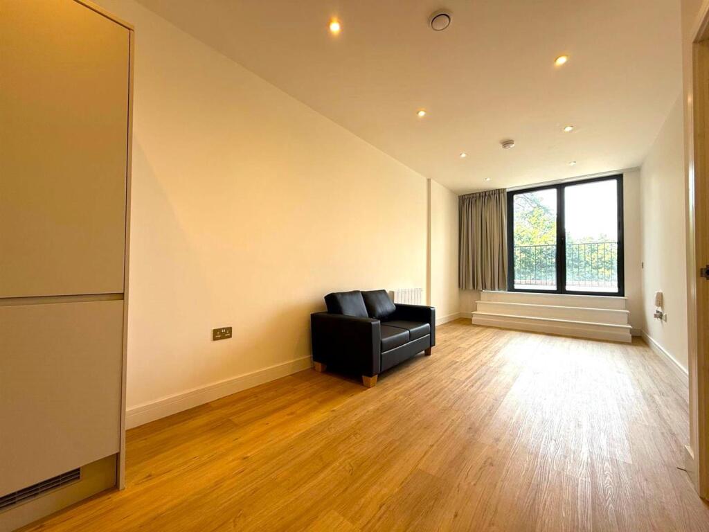 WhatsApp Image 2025-06-17 at 16.42.36_c31294cf.jpg