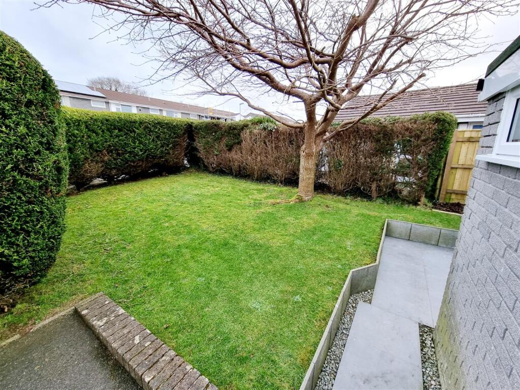 Front garden.jpg