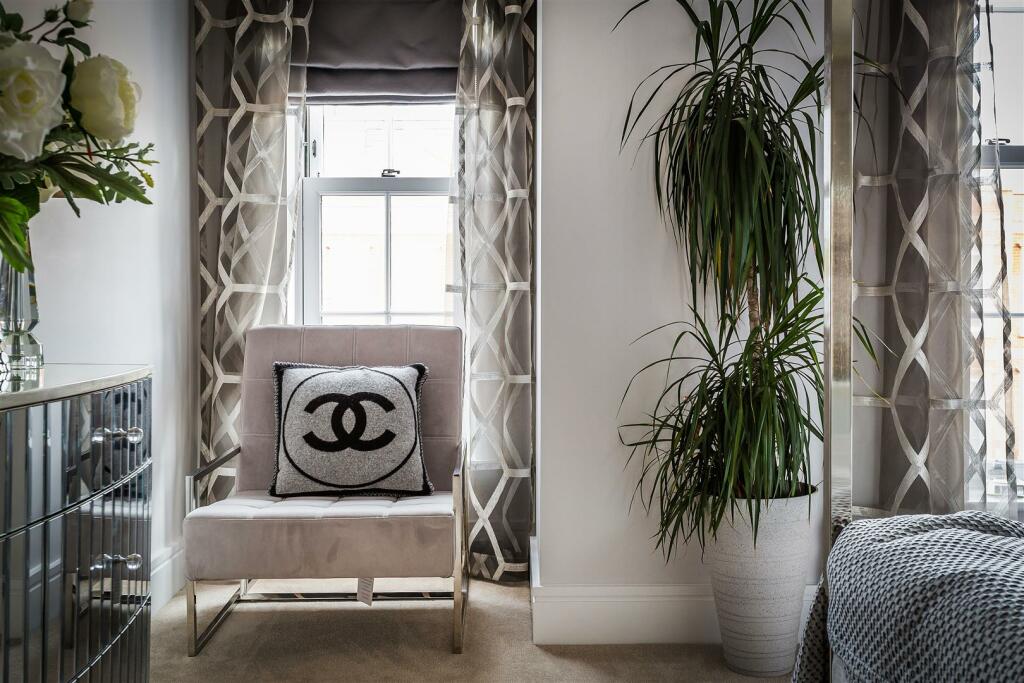 6-Pine-Lodge-Way-2.jpg