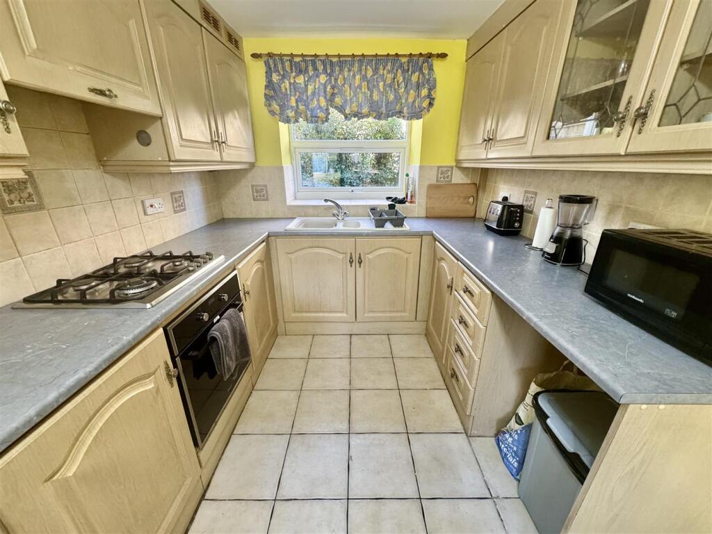 KITCHEN/BREAKFAST ROOM