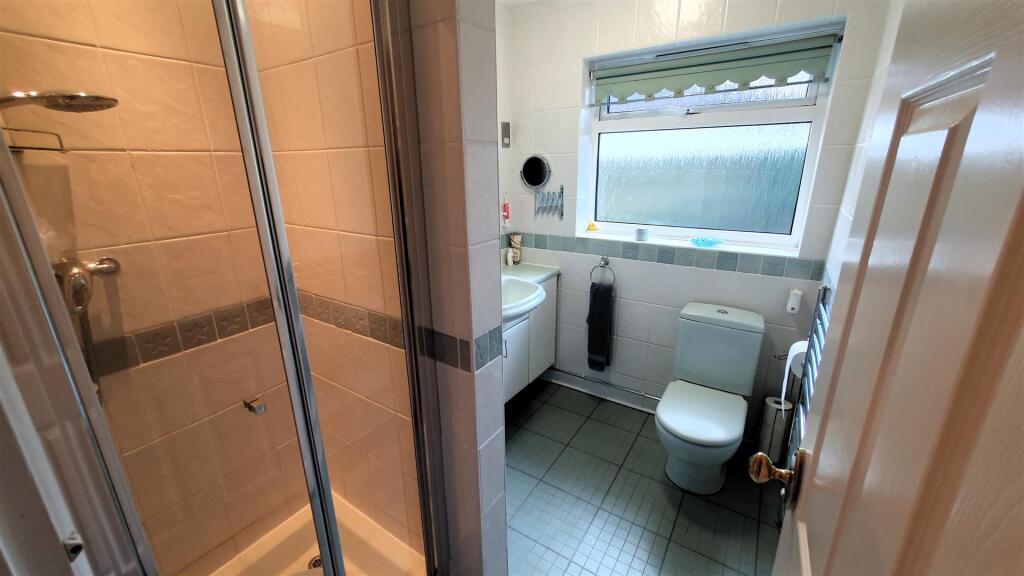 Ensuite.jpg