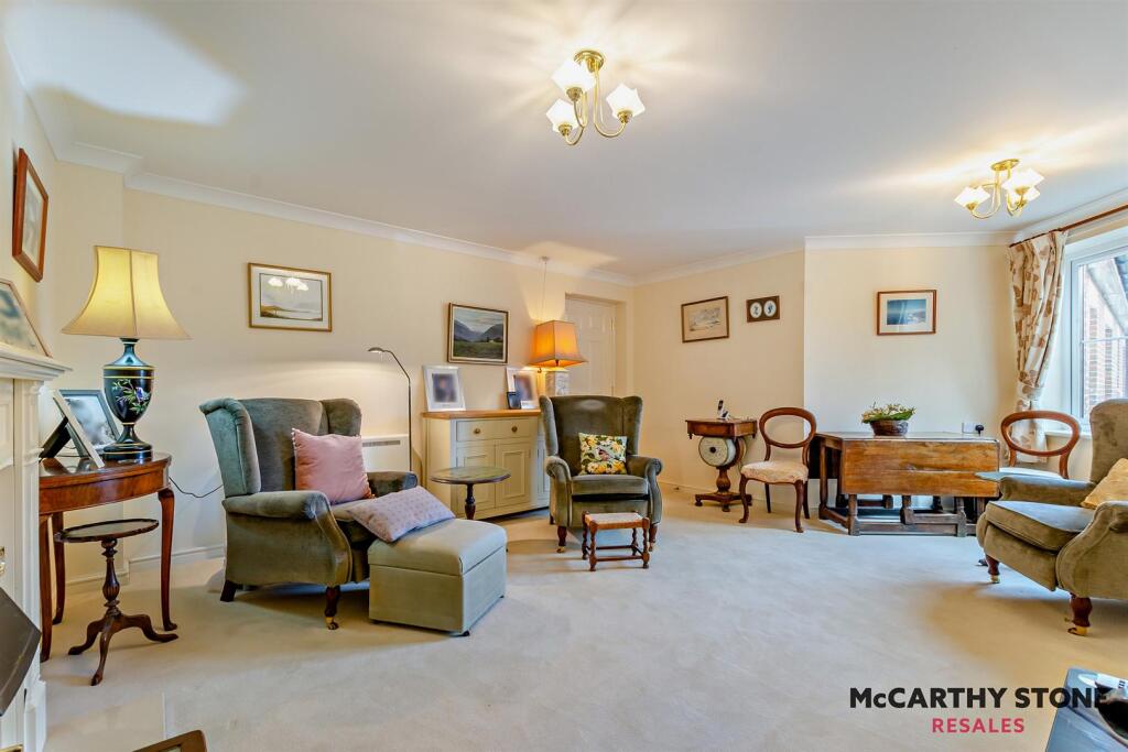 8627110-interior08-800.jpg