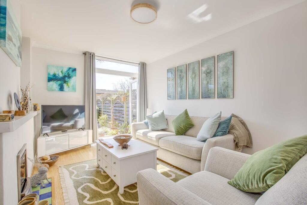 7 Eastern Drive, SL8 5HQ (LOW RES)-5