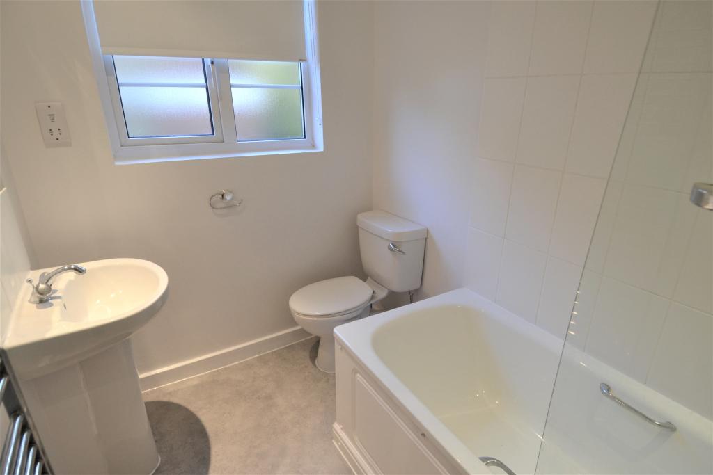 Bathroom - 7.JPG
