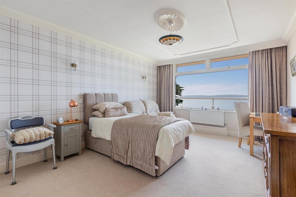 A19 - A Imperial Court, Flat D, Torquay - 250514.j