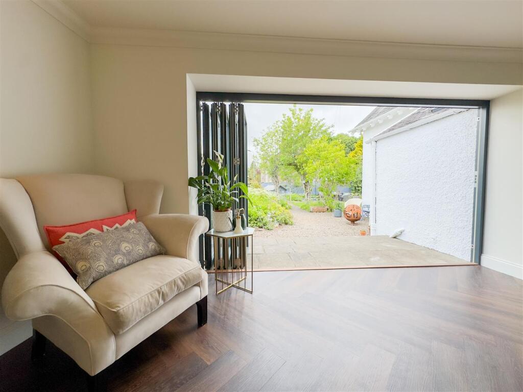 Kitchen/Dine/Family Area