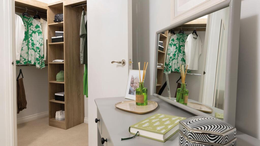 Walkin-wardrobe-1920x1080.jpg