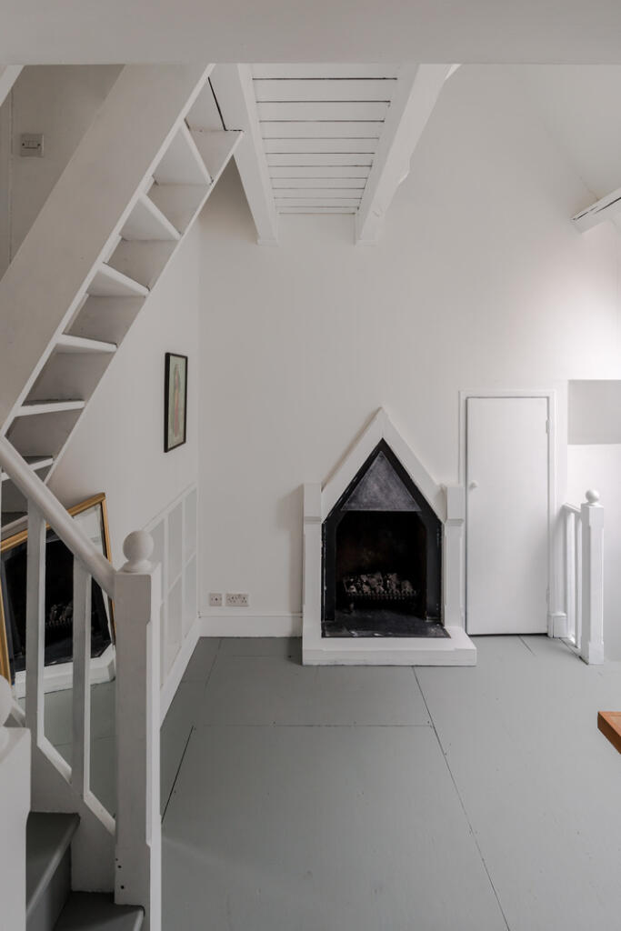 278822 - Flat 2, Royal Victoria Patriotic Build...