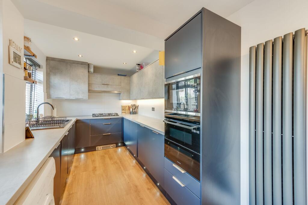 KITCHEN AND LOUNGE/DINER