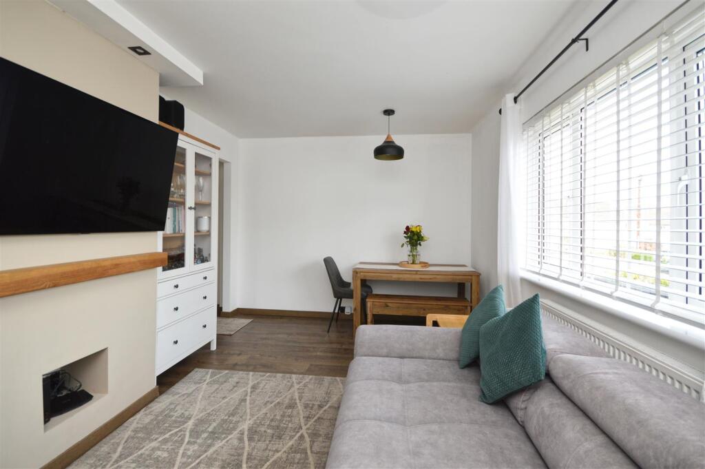 Sitting / Dining Room