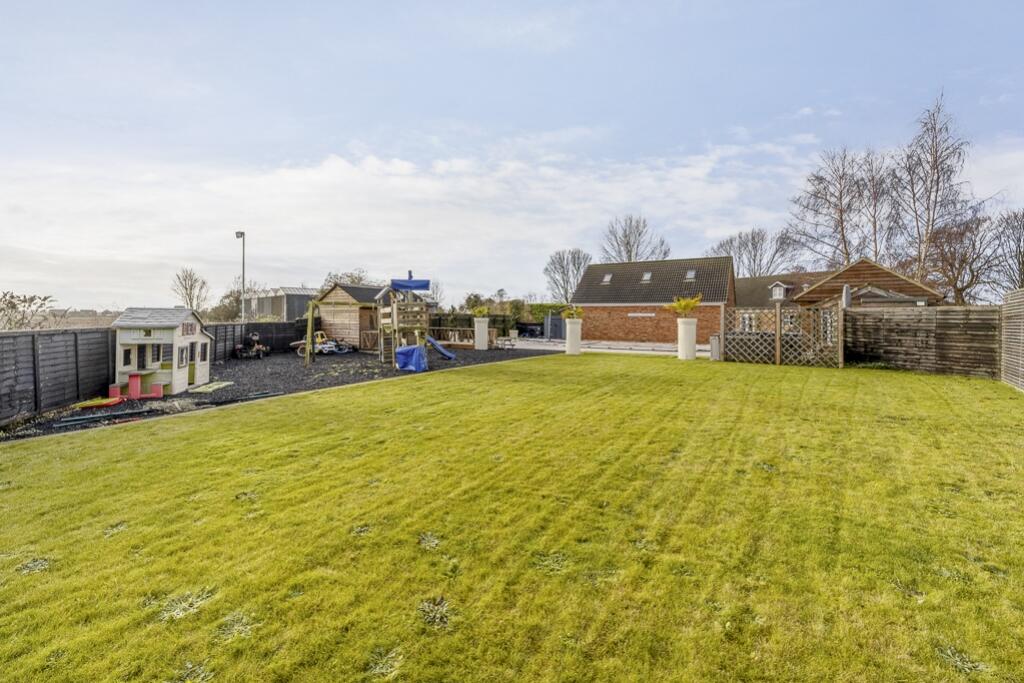 1 Paddock Lane (Holbeach)-14